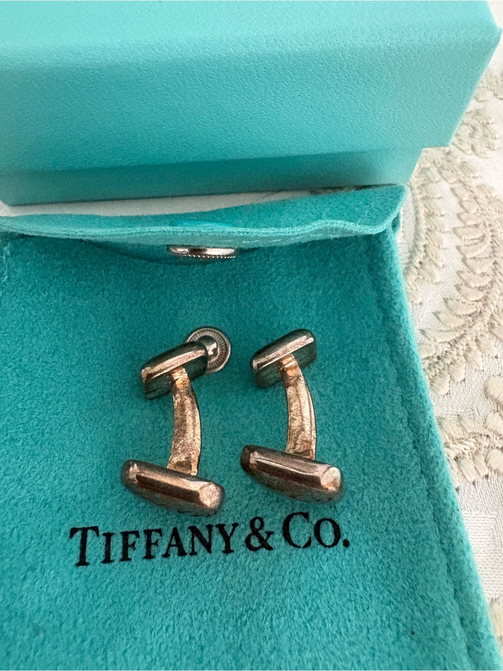 Tiffany & Co. Silver-Tone Men’s Cuff Links with Turquoise Pouch